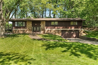 213 Scarborough Ct, Valparaiso, IN 46385