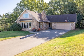 71 Deer Hills Ct, Saint Paul, MN 55127