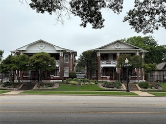 901 N Bishop Ave Unit B, Dallas, TX 75208