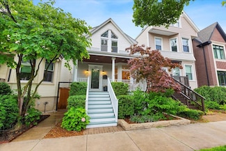 1828 W Barry Ave, Chicago, IL 60657