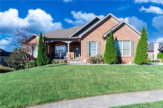 3423 Royal Lake Dr, Floyds Knobs, IN 47119