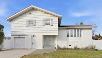 504 Cedarwood Dr, Cedarhurst, NY 11516