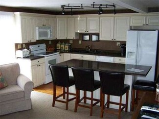 851 West St, Barre, MA 01005