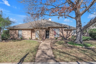 622 Stone Canyon Dr, Irving, TX 75063