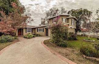 1429 W Iris Ave, Visalia, CA 93277