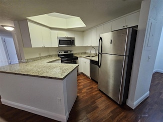 8323 Lake Dr Unit 103, Doral, FL 33166