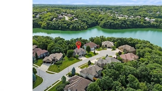 8190 Shoreline Dr, Kansas City, MO 64152
