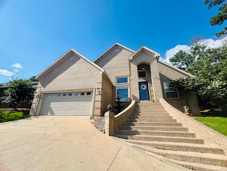 17 Ouachita Dr, Maumelle, AR 72113