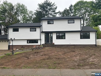 229 Standish Rd, Paramus, NJ 07652