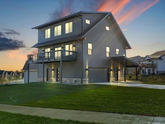 1165 Salm Dr, North Liberty, IA 52317