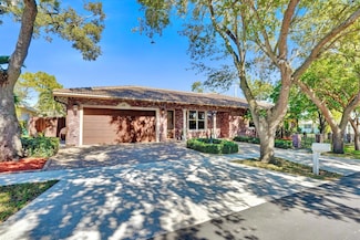 49 SE 6th St, Dania, FL 33004