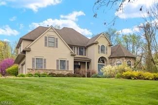 2 Sutton Ct, Hamburg, NJ 07419