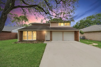 15110 Mcconn St, Webster, TX 77598