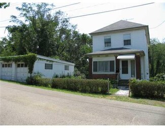 432 Alter St, Wall, PA 15148