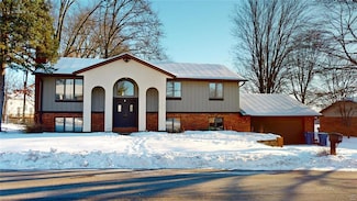 224 Westglen Dr, Glen Carbon, IL 62034