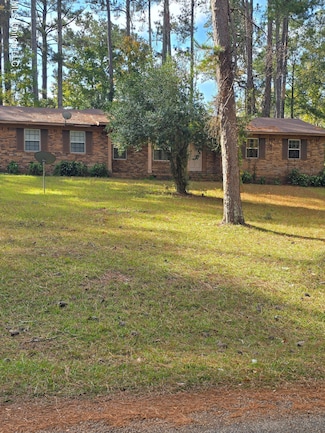 256 Pinehurst Cir, Hazlehurst, MS 39083