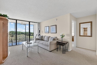 7835 Lakeside Blvd Unit 966, Boca Raton, FL 33434