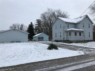 478 Benjamin St, Conneaut, OH 44030
