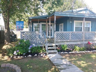 3241 Joshua Ln, Chincoteague, VA 23336