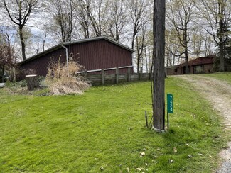 7424 Beechwood Cir, Watervliet Township, MI 49098