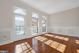 2477 Windbreak Dr, Alexandria, VA 22306