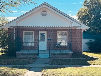 522 N 3rd Ave, Hill City, KS 67642