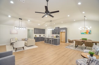 5634 Groveton St, Houston, TX 77033