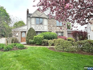 591 Clarendon Ct, River Edge, NJ 07661