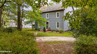 2011 Williamson Dr, New Bern, NC 28562