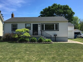 573 E Mulberry St, Watseka, IL 60970