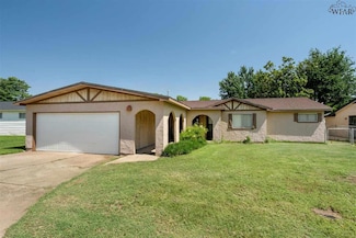 207 Linden St, Burkburnett, TX 76354