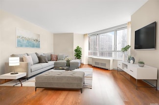 200 E 94th St Unit 1611, New York, NY 10128