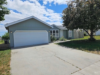 202 Paradise Ct, Fruitland, ID 83619