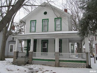626 E 15th St, Davenport, IA 52803