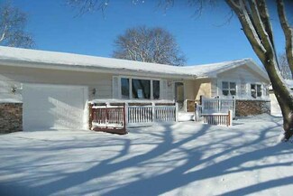 1305 30th St, Perry, IA 50220