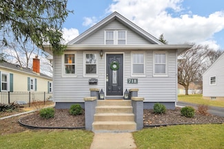 718 Edison St, Geneva, IL 60134