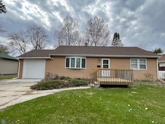 847 3rd St N, Wahpeton, ND 58075