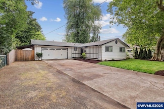 411 Oak St, Woodburn, OR 97071