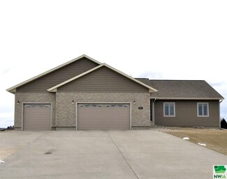 2825 Pettersen Rd, Vermillion, SD 57069