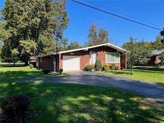 14 Manor Ave, New Castle, PA 16105