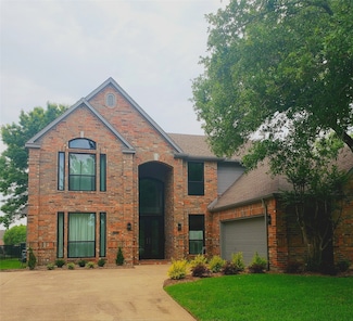 725 Palm Desert Dr, Garland, TX 75044