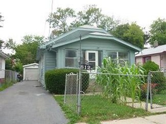 812 N Butrick St, Waukegan, IL 60085