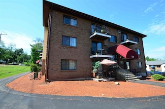 124 Mammoth Rd Unit 215, Hooksett, NH 03106