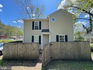 241 Cambridge St, Fredericksburg, VA 22405
