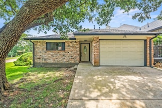 101 Fairway View Ln, Montgomery, TX 77356