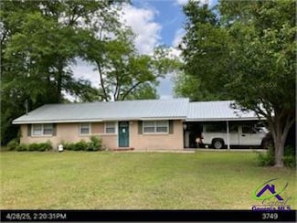 1407 E Tolleson Ave, Perry, GA 31069
