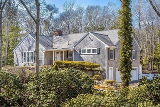28 Greengate Rd, Falmouth, MA 02540