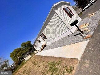 118 Adams Dr, Fairless Hills, PA 19030