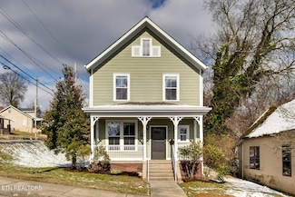 1643 Dora St, Knoxville, TN 37921