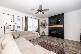 198 W Box Creek Dr, Stansbury Park, UT 84074